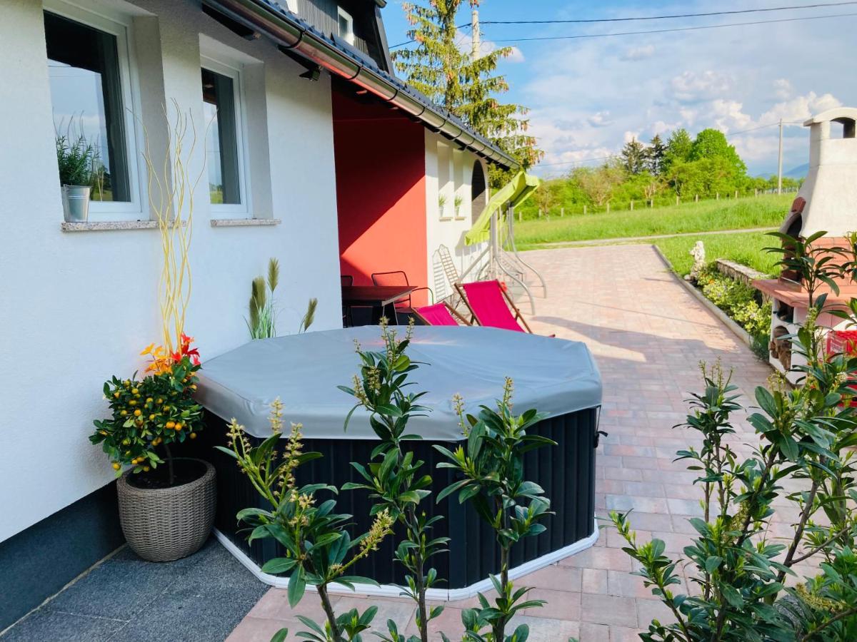 Relax Home Rajna Korenica Bagian luar foto